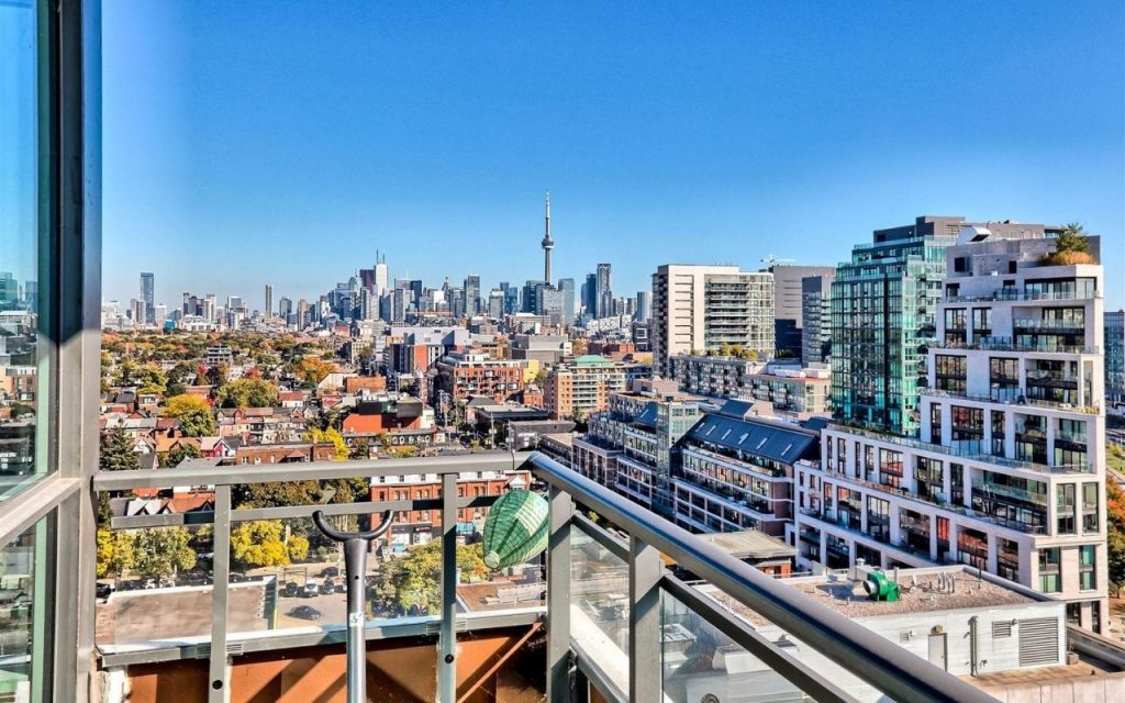 #1406 – 20 Minowan Miikan Lane